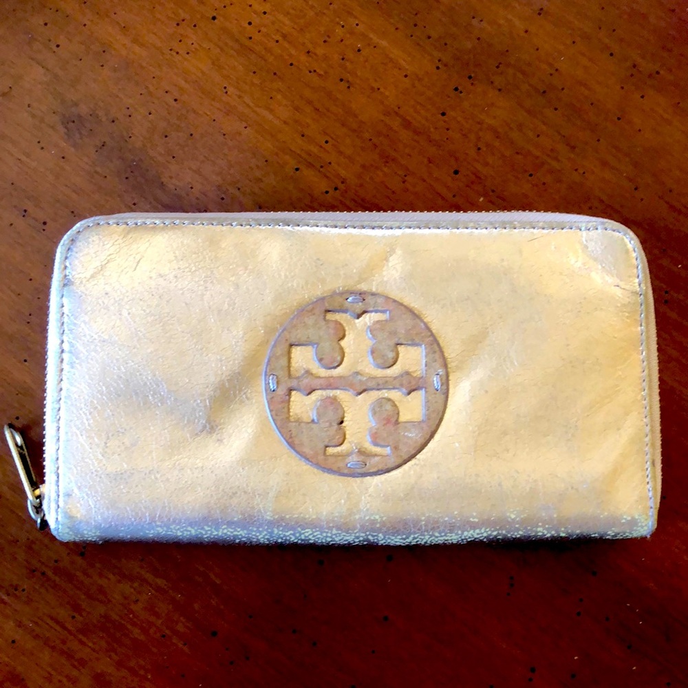 Tory Burch Distressed Leather Zip Around Wallet